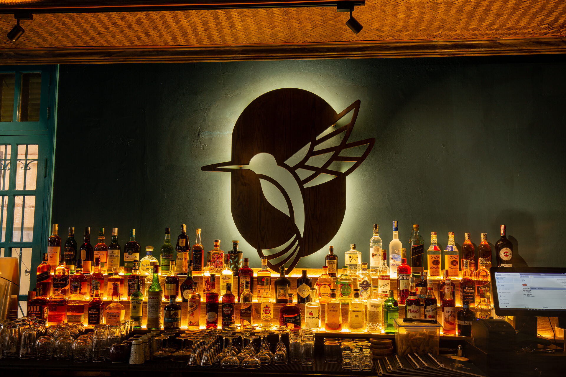 Hummingbird – An Elegant, Tropical Escape